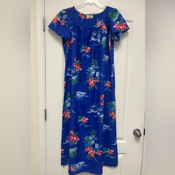 Vintage 1970’s Blue Hawaiian Made Floral MuuMuu - Picture 1 of 6